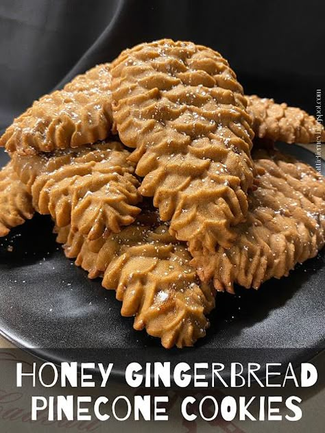 Hot Honey Gingerbread Cookies, Honey Gingerbread Cookies, Pine Cone Cookies, Cookie Mold Recipes, Pinecone Cookie, Pinecone Cookies, Gingerbread Dessert Recipes, Molded Cookie Recipe, Honey Gingerbread