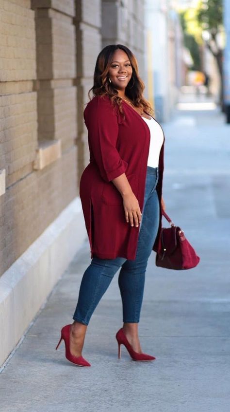 Trendy Curvy - Plus Size Fashion for Women #plussize Flannel Outfit Plus Size, Curvy Work Outfit, Summer Business Outfits, Plus Size Summer Fashion, Plus Size Fall Outfit, Look Plus Size, Fashion Trends Winter, Fall Outfits For Work, Curvy Plus Size