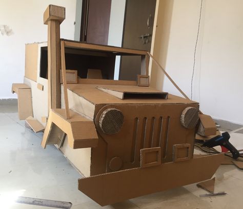 Cardboard Jeep, Jeep For Kids, Golf Cart Decorations, Cardboard Props, Safari Birthday Party Decorations, Cardboard Box Car, Kids Jeep, Safari Jeep, Art Studio Room