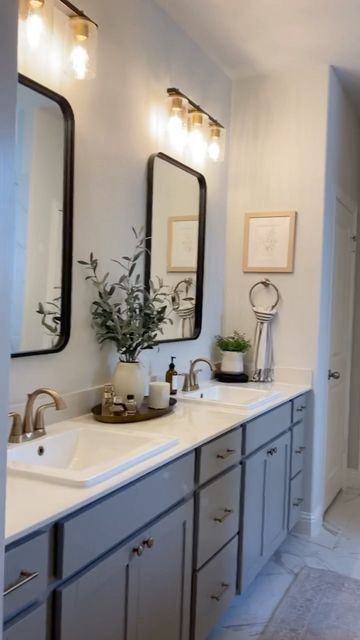 Dark Cabinets Bathroom, Dark Brown Bathroom, Builder Grade Bathroom, Boys Bathroom Decor, Brown Bathroom Ideas, Chic Bathroom Decor, Bathroom Counter Decor, Bathroom Vanity Decor, Bathroom Sink Decor