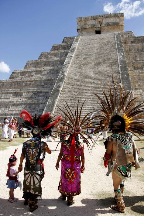 Chichen Itza Mexico, Mayan Culture, Mayan Ruins, Mexican Culture, Chichen Itza, World Cultures, People Of The World, Mexico Travel, Riviera Maya