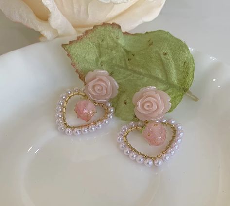 Handmade pinky dreamy earrings💖 Pinky Rose, Handwritten Gifts, Floral Studs, Baroque Pearl Earrings, Beautiful Gift Wrapping, Classy Jewelry, Y2k Aesthetic, Handcrafted Earrings, Rose Earrings