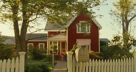 Wes Anderson House, Movie Cinematography, Anderson Aesthetic, Wes Anderson Aesthetic, Apple Garden, Wes Anderson Movies, Wes Anderson Films, Moonrise Kingdom, Red House