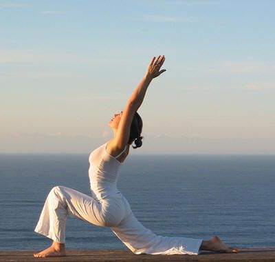 anjaneyasana-by-the-sea - yoga Yoga Poses Photography, Yoga Photoshoot, Yoga Kundalini, Daily Yoga, Yoga Photography, Kundalini Yoga, Easy Yoga, Vinyasa Yoga, Effective Workouts