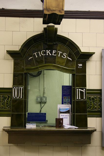 La ventanilla Train Ticket Booth Diy, Ticket Office Design, Polar Express Ticket Booth, Train Station Ticket Booth, Train Ticket Booth, Ticket Booth Design, Theatre Ticket Booth, Train Bedroom, Polar Express Christmas Party