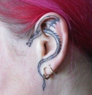 Inner Ear Tattoo, Ear Tattoos, Unalome Tattoo, Dragon Tattoo For Women, Shape Tattoo, Inner Ear, Small Girl Tattoos, Geniale Tattoos, Delicate Tattoo