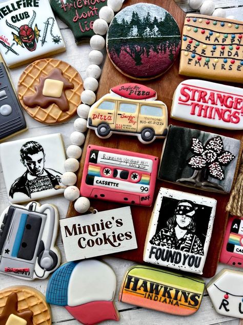 Stranger Things Cookies Decorated, Stranger Things Food, Stranger Things Cookies, Cookie Themes, Stranger Things Christmas, Stranger Things Theme, Eleventh Birthday, Shopkins Toys, Cookies Theme