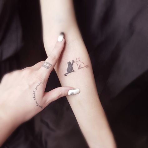 2 Cat Tattoo Designs, Cat Tiny Tattoo, Two Cats Tattoo Simple, Tattoos For Your Cat, Best Friend Cat Tattoos, Cat Couple Tattoo, Mini Tattoos Cat, Minimal Tattoo Cat, Dog And Cat Tattoo Together