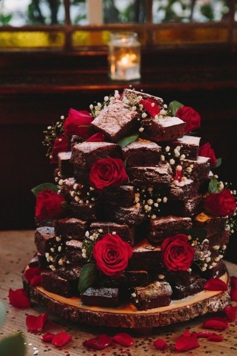 Best 25+ Brownie wedding cakes ideas on Pinterest ... #wedding #weddingcake Brownie Tower Ideas, Brownie Wedding, Brownie Wedding Cakes, Brownie Tower, Birthday Cake Brownies, Wedding Brownies, Bolo Vintage, Cake Brownie, Wedding Cake Alternatives