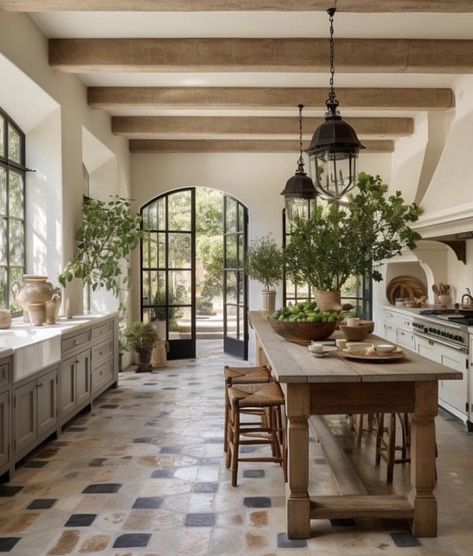 Mediterranean Interior, Spanish House, Mediterranean Home, Modern Farmhouse Kitchens, Dream House Interior, Mediterranean Style, Spanish Style, Kitchen Inspo, Dream House Decor