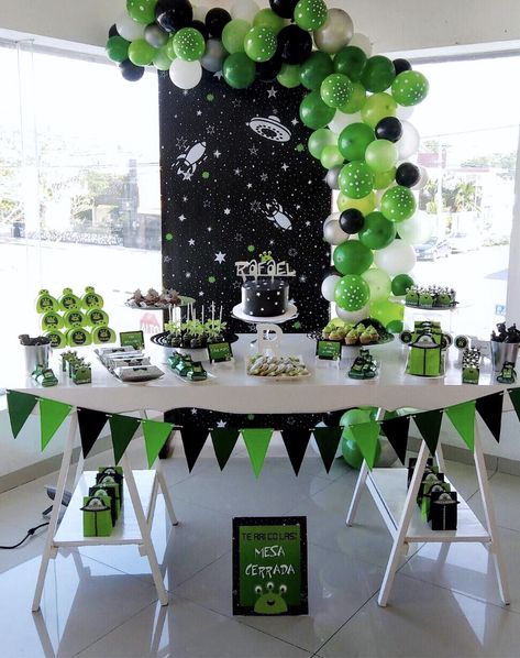 Alien 1st Birthday Party, Alien Birthday Decorations, Alien Gender Reveal, Space Alien Birthday Party, Green And Black Themed Birthday Party, Green And Black Birthday Decorations, Aliens Birthday Party, Neon Green Birthday Party, Alien Bday Party