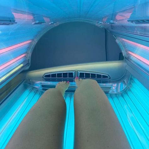 Tanning Products Aesthetic, Best Tanning Tips, Tanning Aesthetic, Tanning Shop, Tanning Routine, 2023 Aesthetic, Tanning Tips, Tanning Salon, Perfect Tan