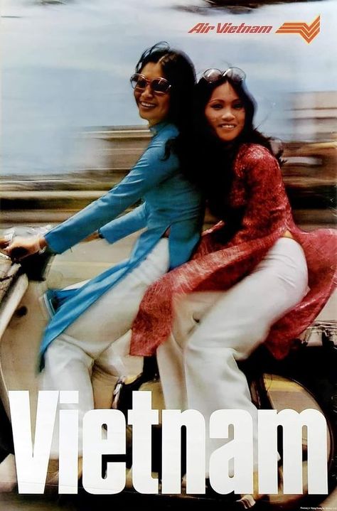 Air Vietnam, 90s High Fashion, 1980 Clothes, Ancient Vietnam, Dream Cafe, Aesthetic Era, Vietnam Fashion, Vietnam History, Vietnam Art