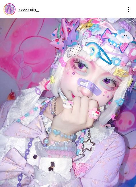 Fairy Kei Makeup, Shironuri Makeup, Decora Fashion Outfits, Harajuku Decora Kei, Manba Gyaru, Decora Outfits, Decora Fashion, Decora Harajuku, Japanese Fashion Trends