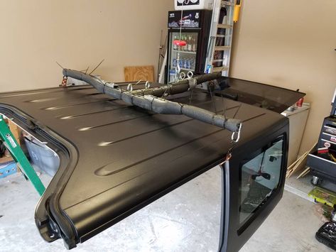 Jeep Hardtop Storage, Garage Hoist, Jeep Hard Top, Jeep Covers, Jeep Garage, Diy Jeep, Jeep Tops, Jeep Jku, Jeep Mods