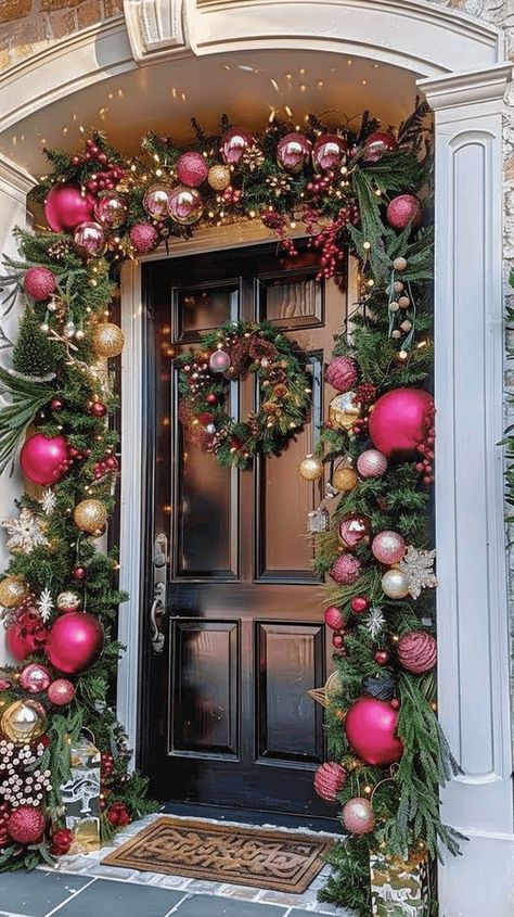 Christmas Holiday Front Porch Decor, Xmas Door Garland Ideas, Outdoor Christmas Greenery, Elegant Christmas Porch Decor, Arch Christmas Decorations Entryway, Elegant Outdoor Christmas Decor, Christmas Door Garland Ideas, Elegant Outdoor Christmas Decorations, Christmas Theme Door