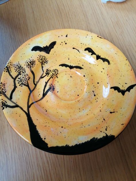 Halloween Pottery Painting, Halloween Pottery, Harvest Ideas, Painting Ceramics, Halloween Plates, Paint Your Own Pottery, Pottery Painting Designs, Painting Designs, Pottery Painting