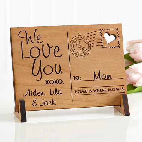 Sending Love To Mom Personalized Natural Wood Postcard Lézervágott Fa, Diy Mother's Day Crafts, Birthday Ideas For Her, Diy Gifts For Mom, Wood Postcard, Sending Love, Mothers Day Crafts For Kids, Unique Mothers Day Gifts, Personalized Mother's Day Gifts