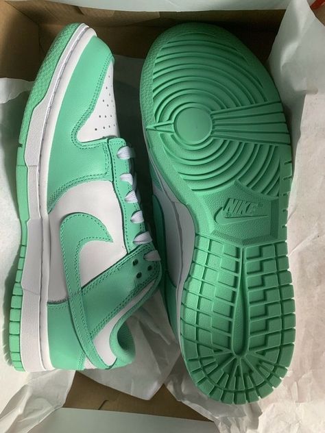 Nike Dunk Low Green Glow, Rick Owens Shoes, Gucci Balenciaga, Preppy Shoes, Pretty Shoes Sneakers, All Nike Shoes, Cute Nike Shoes, Jordan 4 Retro, Girly Shoes