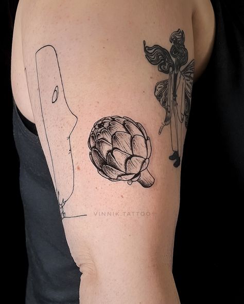 ♥️ ARTICHOKE ♥️ ❗️Booking for the session is open for February and March ✏️Please write to my DM when you want to order on tattoo… | Instagram Vegetables Tattoo, Artichoke Tattoo, Vegetable Tattoo, Moving On Tattoos, Tattoo Session, On Tattoo, Tattoo Instagram, Sun Tattoo, Family Tattoos