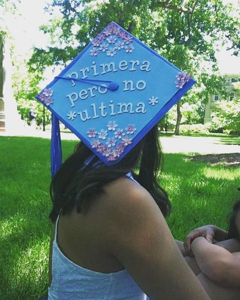 Mexican Graduation Cap, Latina Graduation, Quotes For Graduation Caps, Creative Decoration Ideas, Diy Caps, Mexican Graduation, Graduation Cap Ideas, Grad Cap Decorated, Graduation Cap Decoration Diy