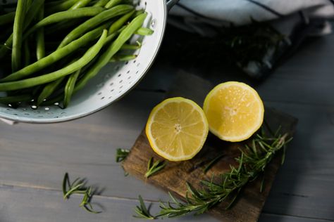 Exactly How Intermittent Fasting Can Help You Achieve A Healthy Gut - Dr. Will Cole Quick Green Bean Casserole, Chicken Scarpariello, Lemon Pictures, Delicious Green Beans, Bagel Bites, Heal Your Gut, Healthy Food Blogs, Green Bean Casserole, Bean Casserole