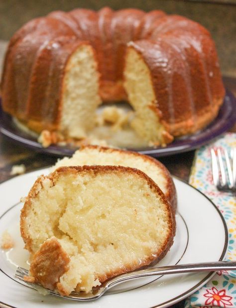 Cheese Pound Cake Recipe, Pond Cake, Old Fashioned Pound Cake, Cream Cheese Pound Cake Recipe, Moist Pound Cake, Cheese Pound Cake, Cream Cheese Pound Cake, Pound Cake Recipe, Bundt Cakes Recipes