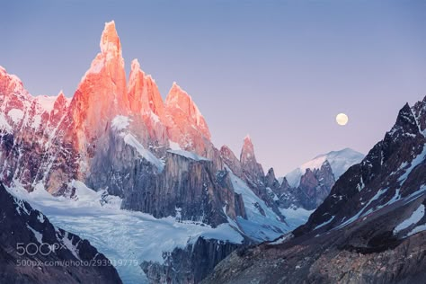 by furlan-lukas North America Landscape, Alaska Landscape, Alaska Landscape Photography, Patagonia Scenery, Snowy Mountain Landscape, Mother Earth, Pretty Places, Mother Nature, Pretty Pictures