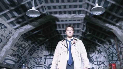 The Most Iconic Dean and Castiel Moments of All Time: Part 1 Supernatural Series Finale, Castiel Wings, Castiel Aesthetic, Castiel Supernatural, Supernatural Pictures, Dean And Castiel, Supernatural Fans, Misha Collins, Destiel