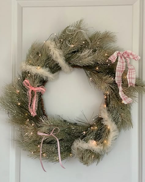 Christmas Decor Aesthetic, I Smell Snow, Tis The Damn Season, Christmas Dreaming, Winter Things, Cosy Christmas, Pink Winter, Love Winter, Holly Jolly Christmas