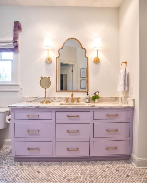 bathroom, bathroom ideas, girls bathroom, bathroom vanity, bathroom vanity ideas, marble countertops, brass hardware, brass sconces, white roman shade with purple trim. velvet trim, brass plumbing fixtures ideas for colorful vanity Colorful Vanity Bathroom, Bathroom Vanity Ideas, Girl Bathrooms, Purple Bathrooms, Vanity Ideas, Girls Bathroom, Interior Modern, Dream Bathrooms, Bathroom Kids