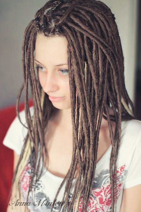 Love this size dreads!! I will have some day!!!! When I'm not chicken and just do it already haha Twist Braiding Hair, Dreadlocks Girl, Dread Braids, Dreads Girl, Beautiful Dreadlocks, Hippie Hair, Dreads Styles, Synthetic Dreads, Braids With Extensions