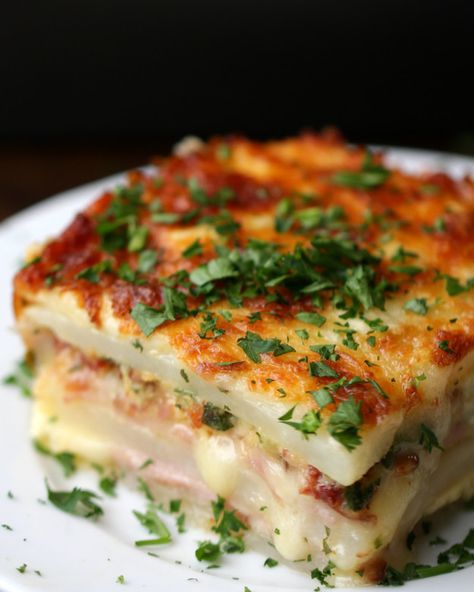 Layered Ham And Cheese Lasagna Potato Lasagna, Cheese Potato, Lasagna Ingredients, Potato Bake, Low Carb Vegetarian Recipes, Cheese Potatoes, Munnar, Hearty Dinner, Lasagna Recipe