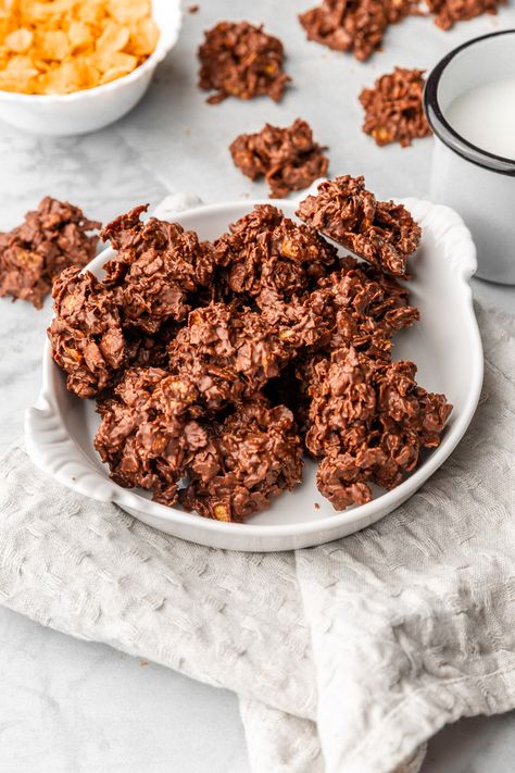 Chocolate Cornflake Bites - Every Little Crumb Cornflake Dessert, Cornflakes Chocolate, Cornflake Candy, Chocolate Cornflake Cakes, Cornflake Cake, Crumb Recipe, Spring Time Desserts, Gluten Free Cereal, Peanut Butter Bites