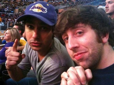 Raj & Howard Kunal Nayyar, Simon Helberg, Big Bang Theory Funny, Big Ban, Howard Wolowitz, The Big Band Theory, The Bigbang Theory, Which Character Are You, Lakers Game