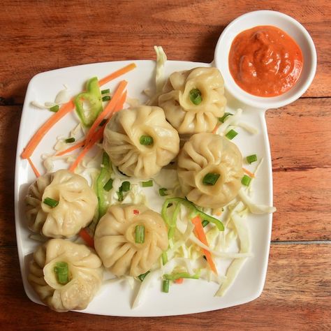 Fast Food Catering, Momo Food, Steamed Momos, Veg Momos, Fast Food Menu, Food Catering, Tastemade Recipes, Vegetarian Snacks Recipes, Vegetarian Snacks