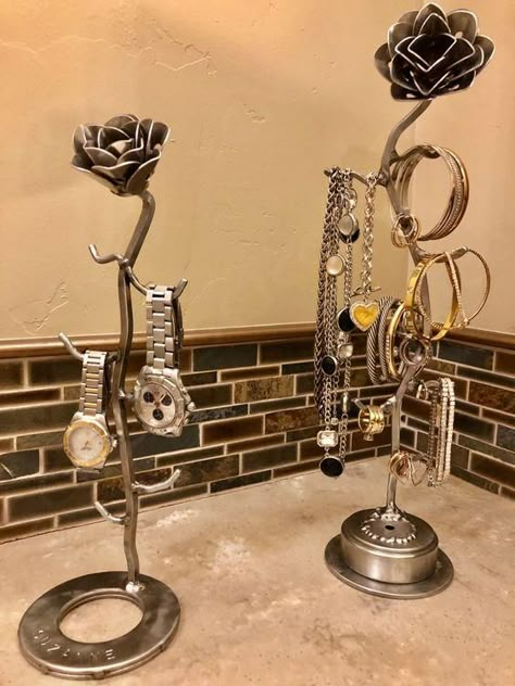 All stainless steel, all orig every time Cool Easy Welding Projects, Aesthetic Welding Projects, Junk Metal Art Projects, Welding Projects Ideas Christmas, Practical Welding Projects, Simple Metalwork Projects, Welding Project For Girlfriend, Things To Weld Projects, Welded Jewelry Holder