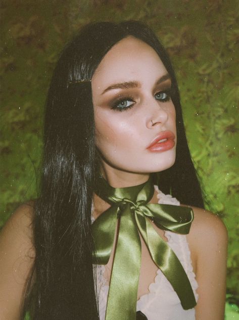 atleeeey The girl with the green ribbon Girl With The Green Ribbon, Jenny Green, Costume Party Themes, The Green Ribbon, Storybook Character Costumes, High Fashion Photoshoot, Doctor Halloween, Vampire Bride, Creepy Halloween Makeup