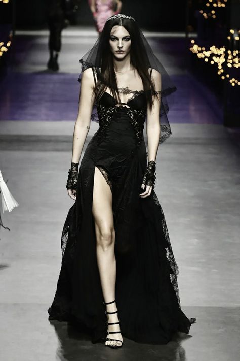 Glamour Goth Outfit, Enchanted Cocktail Dress, Goth Couture Dark Fashion, Goth Fashion Runway, Dark Runway Fashion, Gothic Haute Couture, Gothic Romance Fashion, Gothic Romantic Outfits, Gothic Fashion Runway