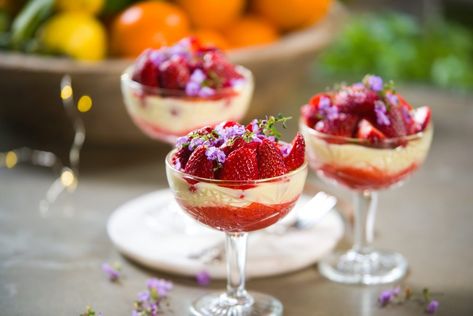 Lemon Posset, Cajun Chicken Pasta Recipes, Dessert Strawberry, Caramelized Onion Dip, Cherry Sauce, Christmas Easy, Strawberry Season, Duck Breast, Zucchini Salad