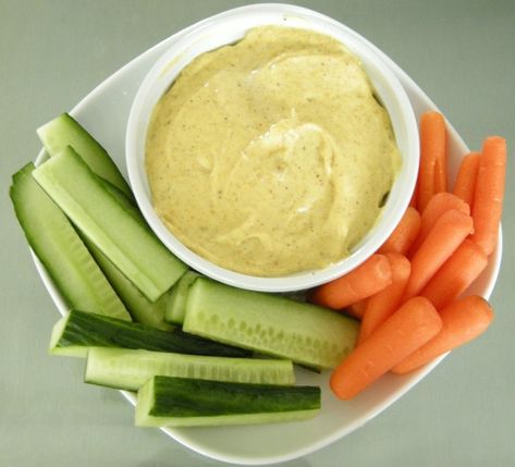 Curry Vegetable Dip Veggie Dip Recipe, Curry Dip, Raw Veggies, Vegetable Dips, Vegetable Dip, Raw Carrots, Veggie Dip, Air Canada, Raw Vegetables