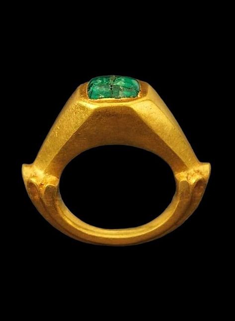 Byzantine rings ￼ ￼ ￼ ￼ ￼ ￼ ￼ 5 Gold Rings, Byzantine Rings, Byzantine Jewelry, Ancient Jewels, Ancient Jewelry, Emerald Stone, Gorgeous Jewelry, Amethyst Stone, Archaeology