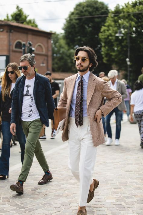 Pitti Uomo 94: The Best Outfits | The Styleforum Journal Piti Uomo, Wedding Guest Outfit Men, Italy Wedding Guest Outfit, Italy Wedding Guest, Pitti Uomo Street Style, Doomsday Prepper, European Men, Dress Better, American Men