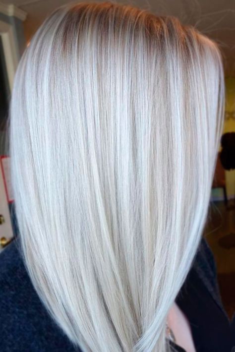 Platinum Blonde Hair Color Ideas Still Trending for 2022 - Love Hairstyles Ice Blonde Hair, Platinum Blonde Highlights, Platinum Blonde Hair Color, Silver Blonde Hair, Icy Blonde Hair, Silver Blonde, Ash Blonde Hair, Platinum Hair, Blonde Hair Shades