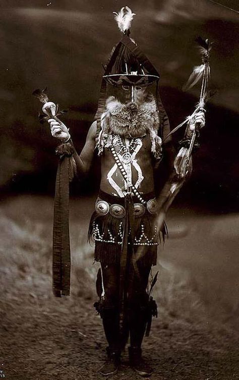 Anachronistic Decay: Navajo Gods American Folklore, Edward Curtis, Native American Clothing, American Photo, Native American Photos, Navajo Nation, Native American Peoples, Indian History, Native American Tribes