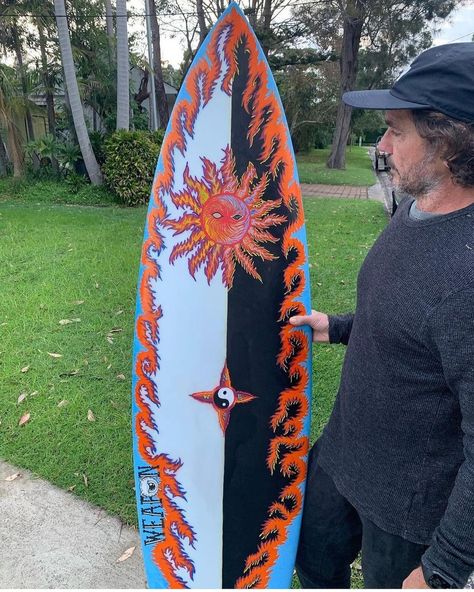 Drawing On Surfboard, Surf Board Designs, Painting Surfboards, Stencil Sketch, Surf Board Art, Surfboard Art Design, Surfboard Skateboard, Surfboard Painting, Surf Spray