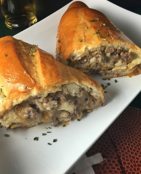 Healthy Football, Meat Sandwiches, Sandwich Vegetarian, Loose Meat, Beef Appetizers, Loose Meat Sandwiches, Meat Sandwich, Hot Sandwich, Burgers Sandwiches