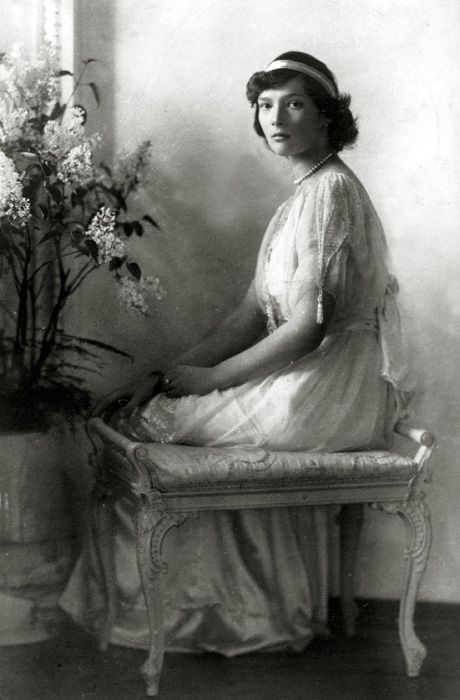 Grand Duchess Tatyana Nikolaevna (aged 21 on the day she was shot) // “Tatyana Nikolaevna, in my opinion, was the prettiest. She was taller than her mother, but so slim and so well built that her height was no obstacle to her. She had beautiful and regular facial features and resembled her beautiful royal relatives whose family portraits decorated the palace.” (From the memoirs of Baroness Sophie Buxhoeveden) Historical Face Claims, Joey And Aoife, Grand Duchess Tatiana, Alexei Romanov, Formal Photos, Tatiana Nikolaevna, One Last Dance, Romanov Sisters, The Romanov Family