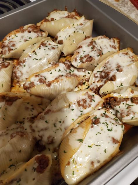 Giant Stuffed Pasta Shells – Tnextrecipes Italian Shells, Swiss Steak Recipes, Shell Pasta Recipes, Vegetarian Sausages, Stuffed Pasta, Swiss Steak, Steak And Shrimp, Pasta Shells, Meat Substitutes