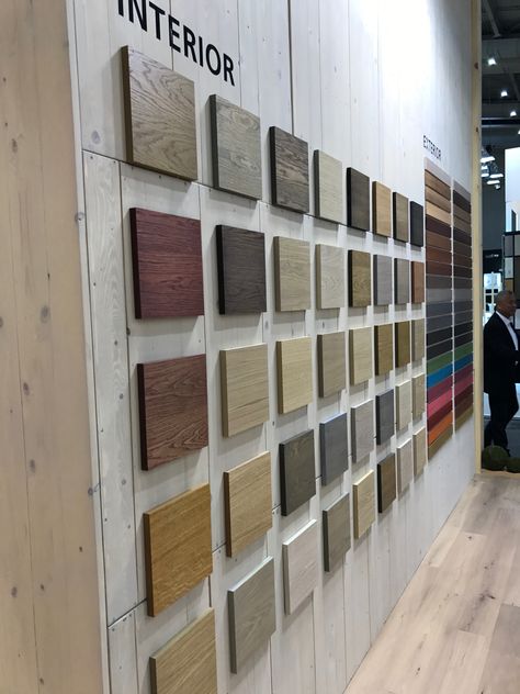 Sample Display Wall, Wood Material Board, Urban Kitchen Design, Interior Shop Display, Furniture Store Interior, Material Display, Showroom Ideas, Materials Board Interior Design, Showroom Inspiration